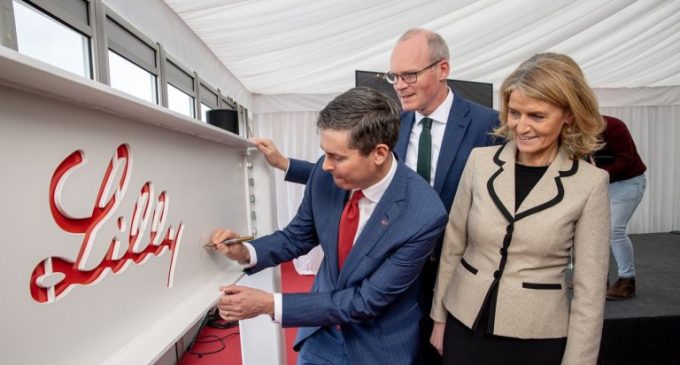 Eli Lilly to increase investment to nearly $1 billion in new biologics manufacturing facility in Ireland